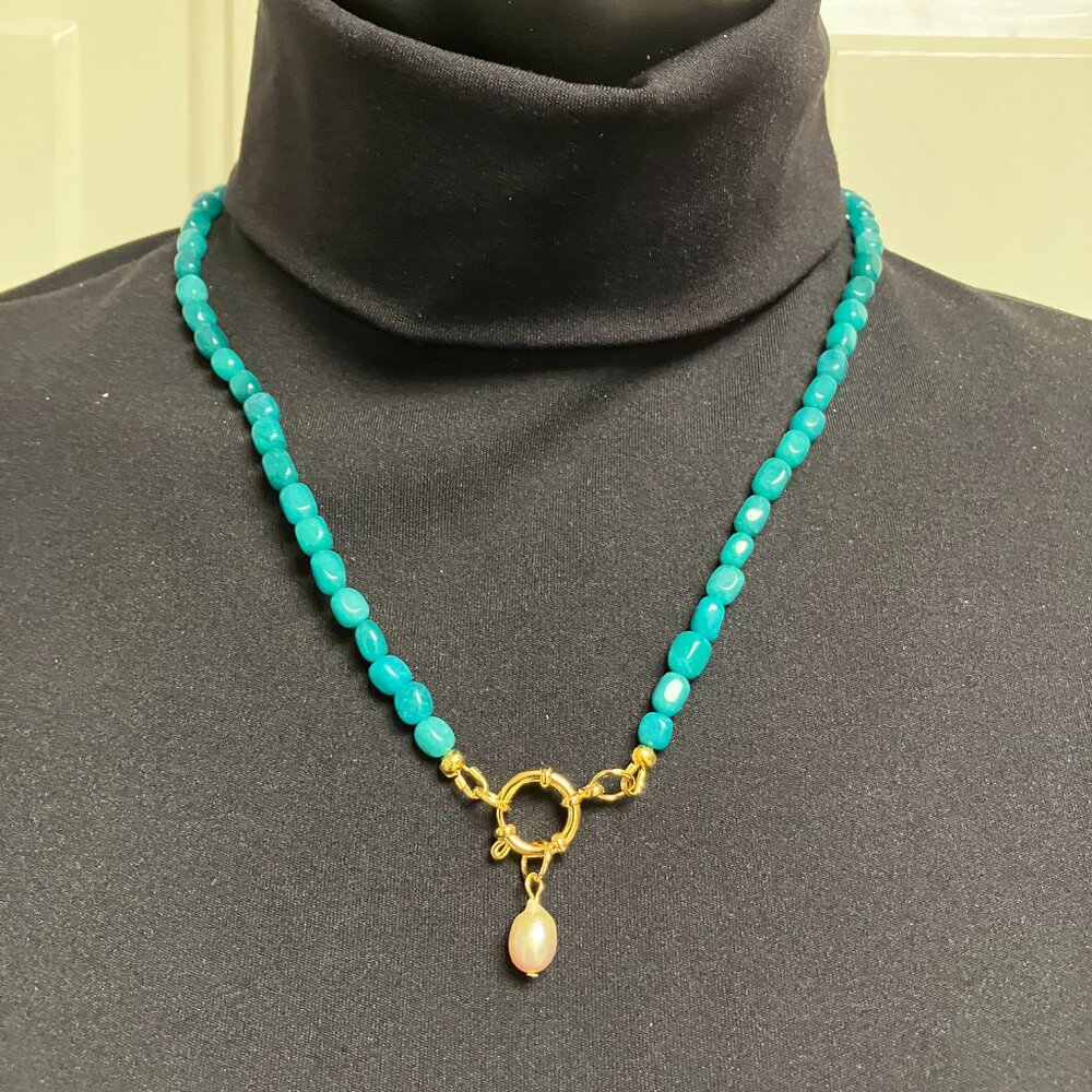 Genuine Pearl Pendant on Green gemstone beaded necklace Large Clasp 18.5 in NEW